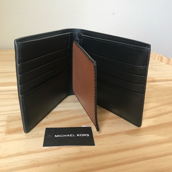 Michael Kors wallet men??